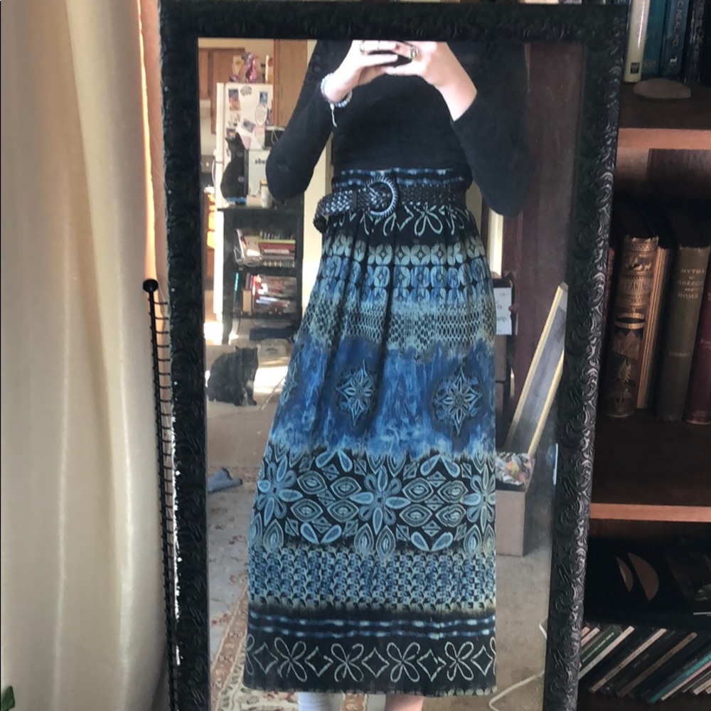 Patterned long skirt